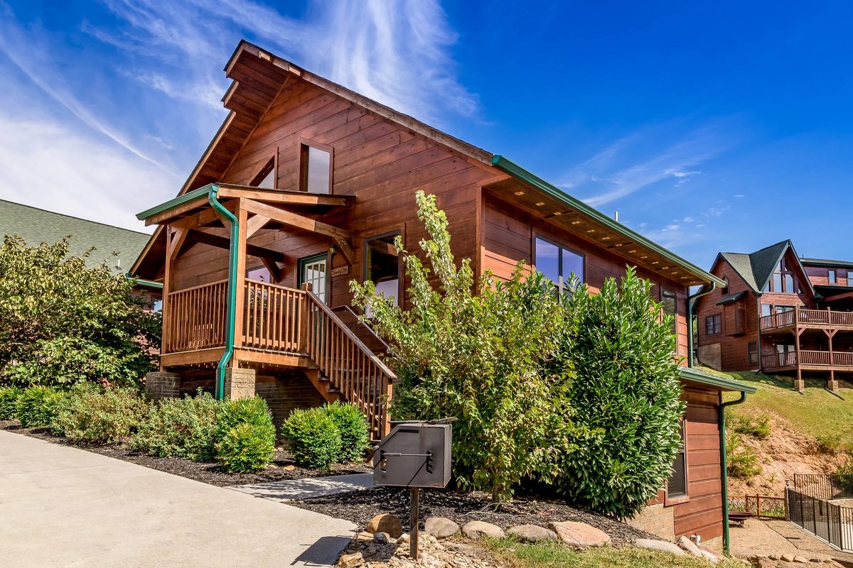 Snuggled Inn cabin